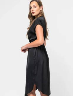 Piazza Italia Abito midi mezza manica vestibilità regular effetto raso - Nero Best Sale