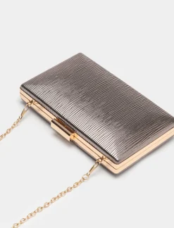 Piazza Italia Borsa da donna clutch in pvc effetto plissè con tracolla a catena - Rame Rosso Cheap