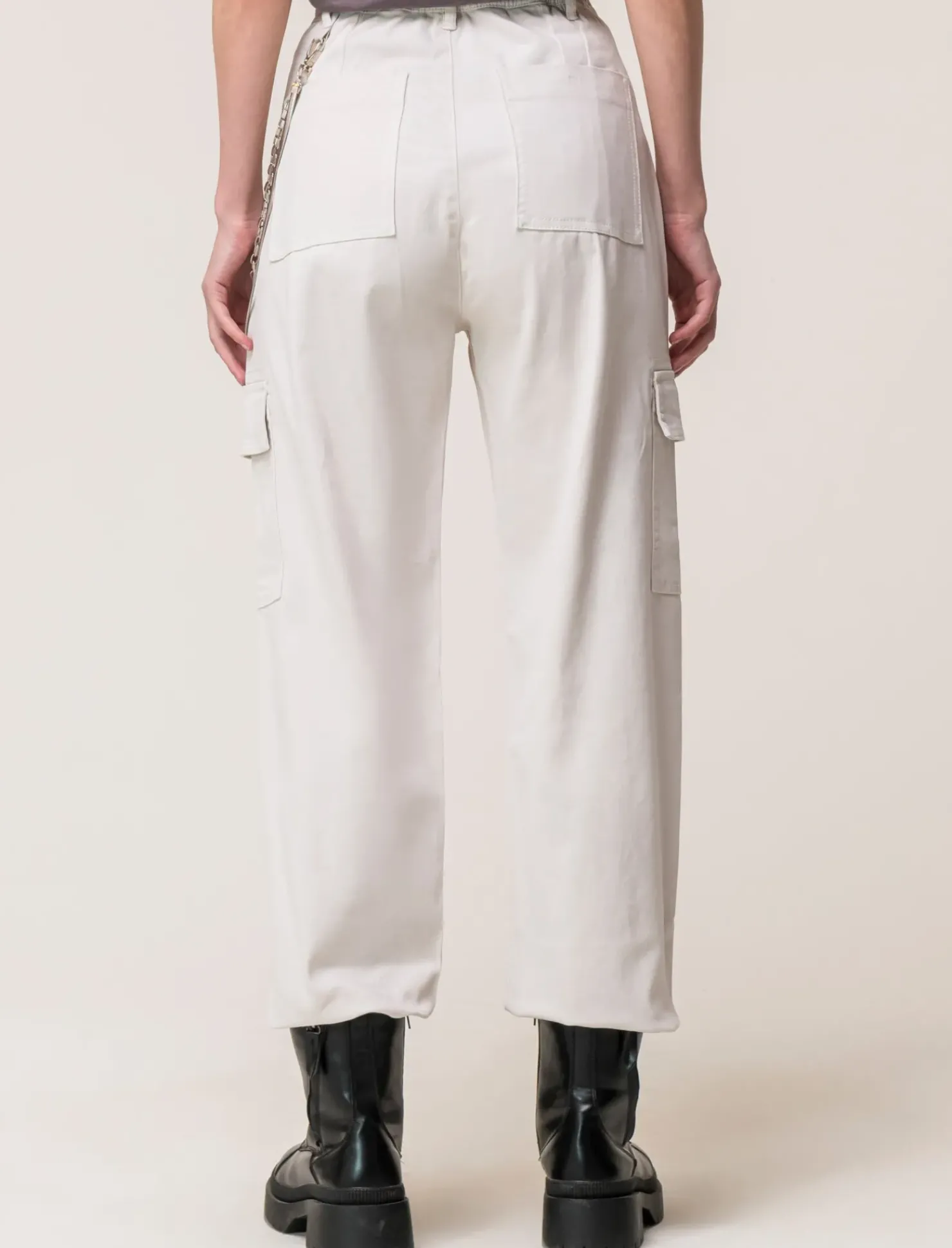 Piazza Italia Pantalone colorato con tasconi applicati e catena di tessuto elastico con vestibilita comfort - gesso Bianco Store