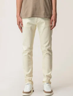 Piazza Italia Pantaloni slim fit, cinque tasche in tessuto cotone stretch effetto slavato. Chiusura anteriore con - Bianco Sale