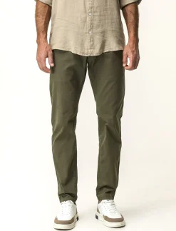 Piazza Italia Pantaloni slim fit, modello chino in tessuto twill cotone elasticizzato, effetto leggermente slavato - militare Verde Online