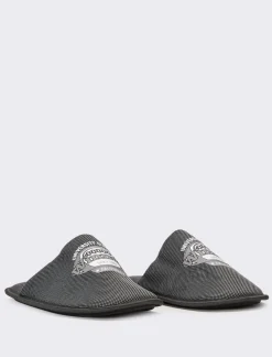 Piazza Italia Pantofola in tessuto con stampa. In due varianti colore - Nero 0 Hot