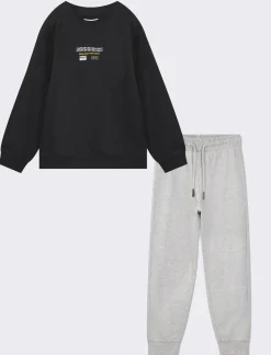 Piazza Italia Set composto da felpa girocollo con maxi stampa sul retro e jogger con coulisse - Nero Store