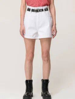 Piazza Italia Short in tessuto vestibilità paper bag con cintura e orlo riscoltato - Bianco Online