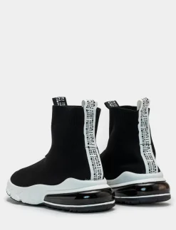 Piazza Italia Sneakers in tessuto tecnico . Suola con texture effetto rilievo e aria visibile. - Nero New