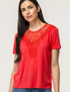 Piazza Italia T-shirt mezza manica vestibilità regular con applicazione macramè su scollo - Corallo Arancione Clearance